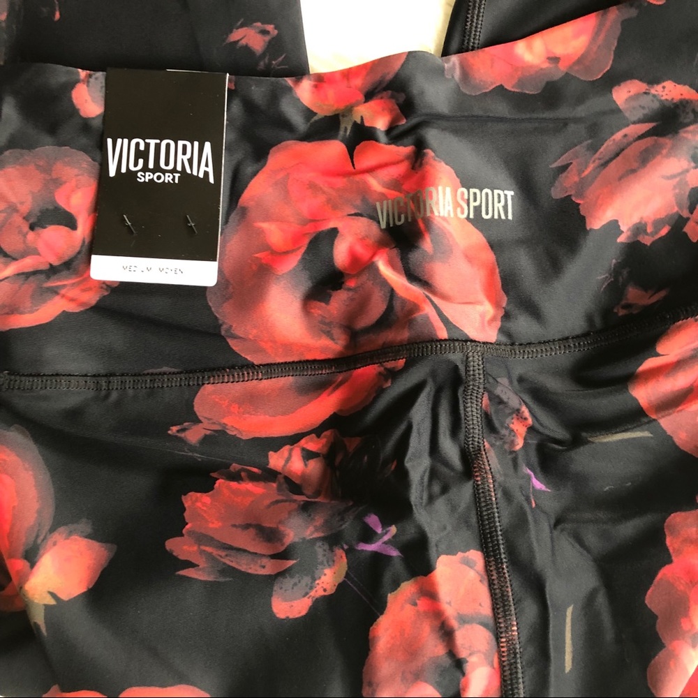 Victoria’s Secret sport roses are red 7/8 leggings Size Medium - Picture 7 of 7